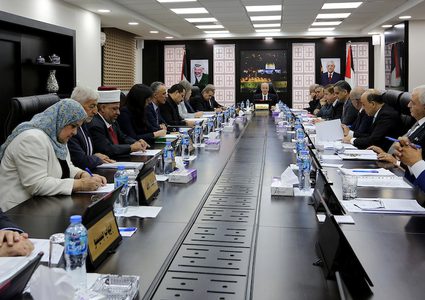 الحمدالله يرأس اجتماعا لمجلس الوزراء