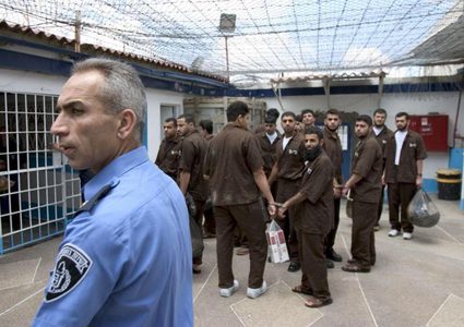 انتشار طفح جلدي في معتقل "عتصيون"