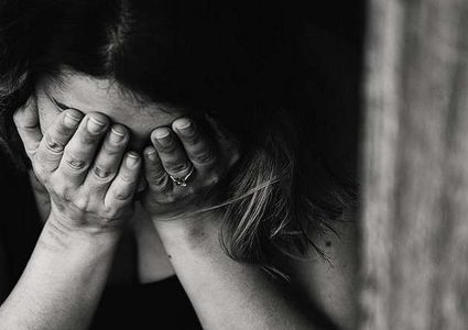 شابة بريطانية تنتحر لسبب لا يخطر على بال!