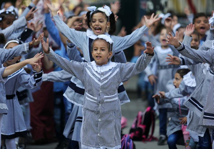 خلال افتتاح العام الدراسي الجديد في مدرسة تابعة لوكالة الغوث وتشغيل اللاجئين الفلسطينيين "أونروا" في دير البلح وسط قطاع غزة.