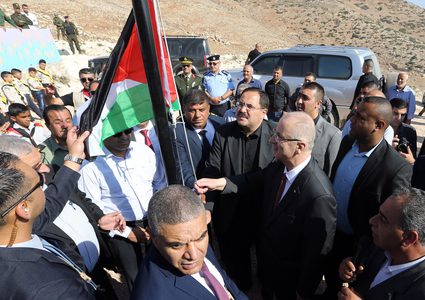 الحمدالله: سنبني مدارس التحدي رغم قرارات الهدم