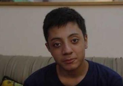 باكستاني يشتهر بموهبة غريبة! (فيديو)