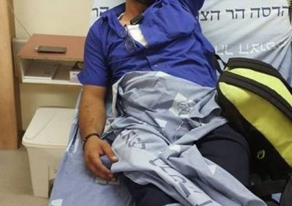 مستوطنون ينكلون بسائق مقدسي