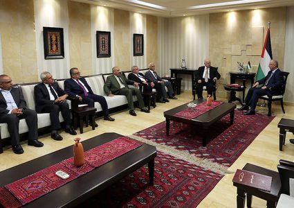 الحمدالله يتسلم التقرير السنوي لأموال الأيتام