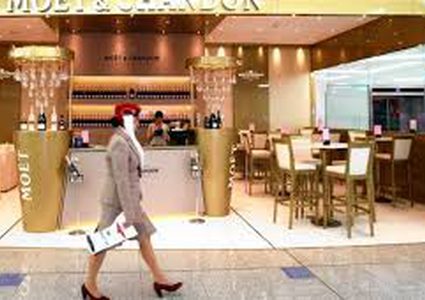 قصة عاطفية تكلف موظفة في دبي أكثر من مليون دولار