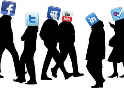 تحذير من التغول في وسائل التواصل الاجتماعي