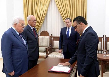 عدنان غيث يؤدي اليمين القانونية أمام الرئيس