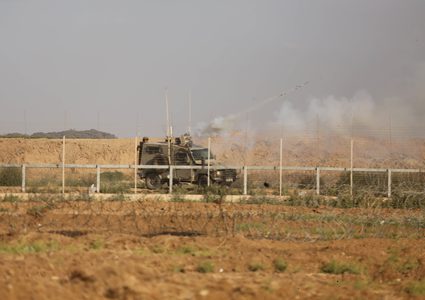 الاحتلال يزعم تفجير عبوات ناسفة على حدود غزة