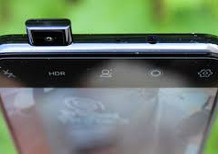 شركة صينية تكسر قواعد مكان كاميرات الهواتف