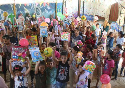 معلمات الروضات مهددات بالتسريح من العمل في غزة