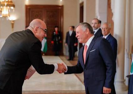 العاهل الأردني يتقبل أوراق اعتماد سفير "إسرائيل"