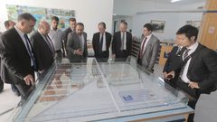 وفد ياباني رفيع المستوى يزور مدينة غزة الصناعية