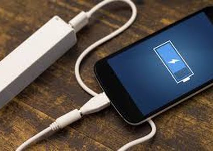 5 "خدع" تمنح هاتفك بطارية أطول عمرا بـ"ساعات"