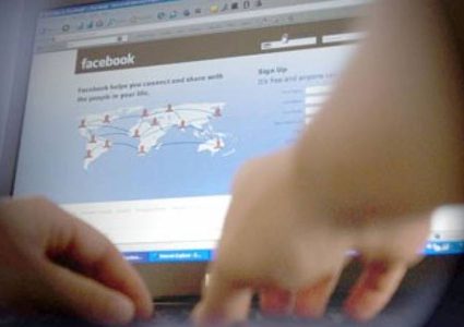 الشرط تقبض على مشتبه به بابتزاز وتهديد فتاة