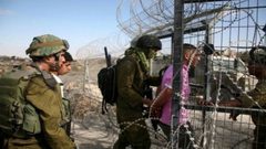 الاحتلال يعتقل 4 فلسطينيين جنوب قطاع غزة