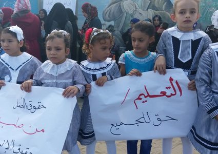 الأونروا تطرد 45 طالباً من مدارسها في دير البلح