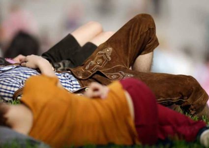 العلم يكشف ماذا يفعل نوم القيلولة بـ"مخ الإنسان"؟