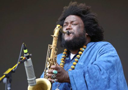 روجر واترز يحث العازف الوحيد بالانسحاب