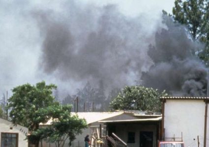 مقتل 8 أشخاص بانفجار مستودع للذخيرة جنوب إفريقيا