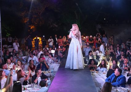 نوال الزغبي تتألق بإطلالة مثيرة فى حفل شتورة