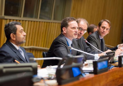 كرهينبول يدافع عن منح صفة اللجوء للفلسطينيين