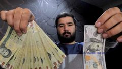 الريال الإيراني يتهاوى إلى 130 ألفًا مقابل الدولار