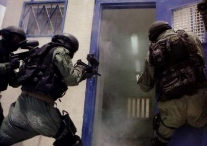 قوات القمع تقتحم قسم 3 في سجن نفحة