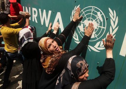 مختصون: قرار ترامب بشأن الأونروا لن يغير الواقع