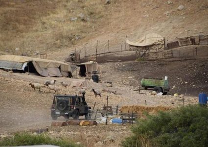 اخطار بطرد 3 عائلات من منطقة "البرج" بالأغوار