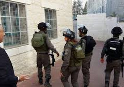 قوات الإحتلال تهاجم أحد المنازل في القدس الشرقية