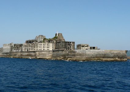 "مدينة أشباح" على جزيرة مهجورة في المحيط