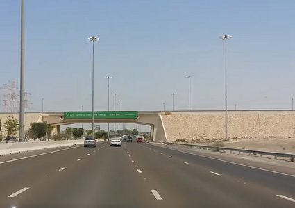 إنقاذ سائق تجاوزت سرعته 130كم