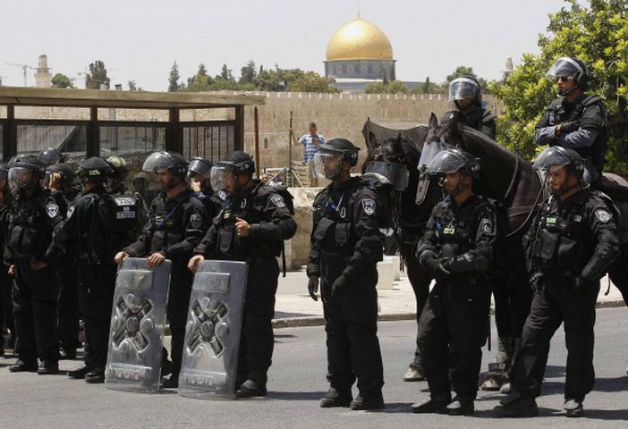 الحسيني: الاحتلال يسعى لتفتيت الأحياء الفلسطينية