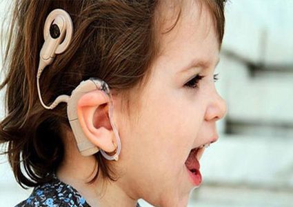 اكتشفي مشاكل طفلك السمعية بهذه الطرق
