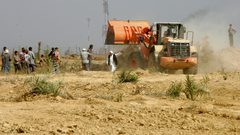 "الخان الأحمر".. المعركة مستمرة !