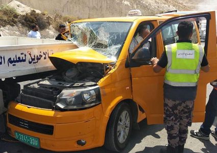 3 اصابات في حادث سير في العيزرية