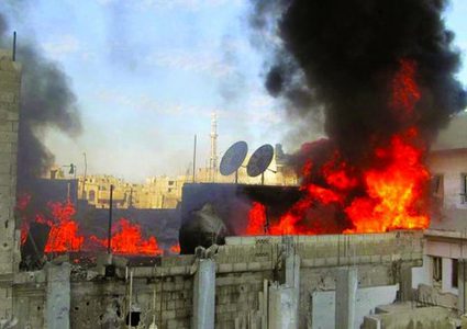 مستوطنون يضرمون النار بمعدات بناء جنوب نابلس