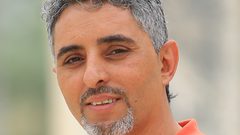 يبيع الحياة بعلبة ملبّس