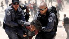 قرار إخلاء الخان الأحمر مصادقة على جريمة حرب