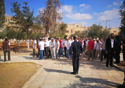 مستوطنون يؤدون صلوات جماعية في المسجد الاقصى