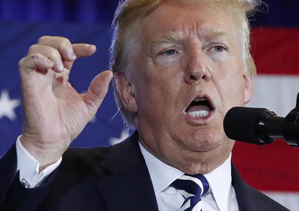 ترامب يهدد بإغلاق الحكومة الأمريكية نهاية الشهر