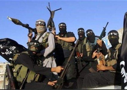 فورين بوليسي: إسرائيل سلحت جماعات جنوب سوريا