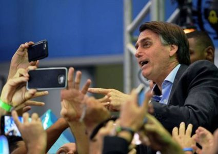 البرازيل: طعن مرشح الرئاسة أثناء حملته الانتخابية