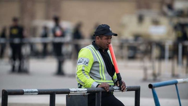 مصر: أمين شرطة يطرب الجماهير (فيديو)