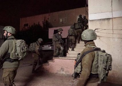 الاحتلال يعتقل 4 شبان في الضفة..ومواجهات في قلقيلة