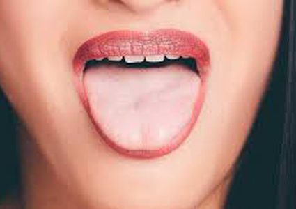 "اللسان المُشعر الأسود".. حالة طبية قد تصيبك