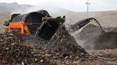 الاحتلال يغلق مكب نفايات جنوبي نابلس