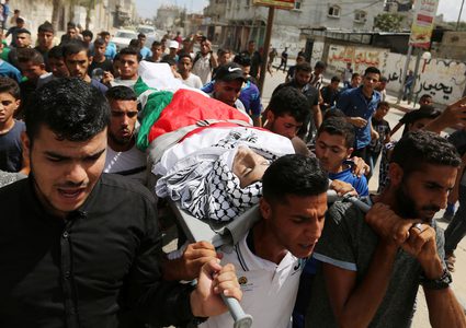 تشييع جثماني الشهيدين الطفلين خفاجة وأبو طيور