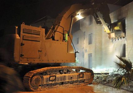 الاحتلال يقرر هدم منزل الأسير عمر العبد