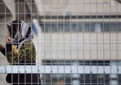 الأسيرات يتعرضن للإهانة والتنكيل في سجون الاحتلال